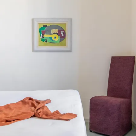 Iflat Calm & Spacious Urban Oasis Fons Trevi B13 Daire