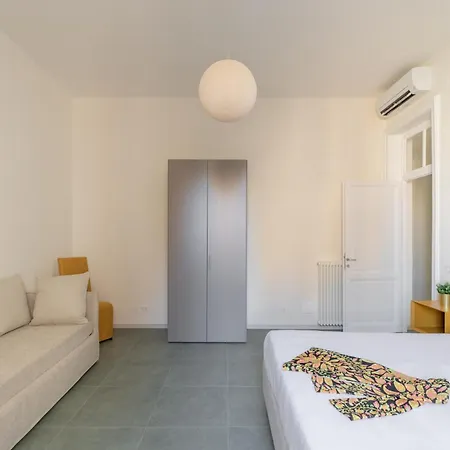 Daire Iflat Calm & Spacious Urban Oasis Fons Trevi B13 *