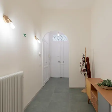 Daire Iflat Calm & Spacious Urban Oasis Fons Trevi B13 Roma